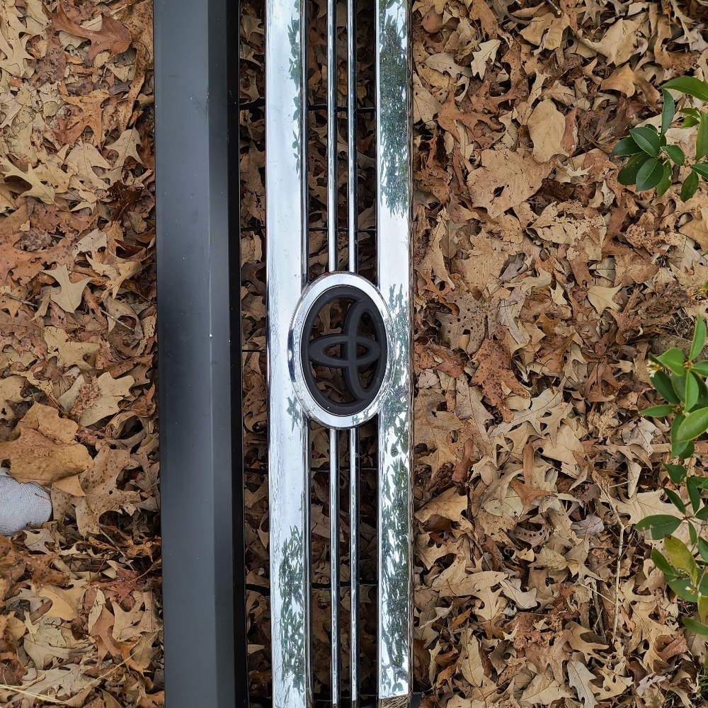 2017 Toyota Tundra grill